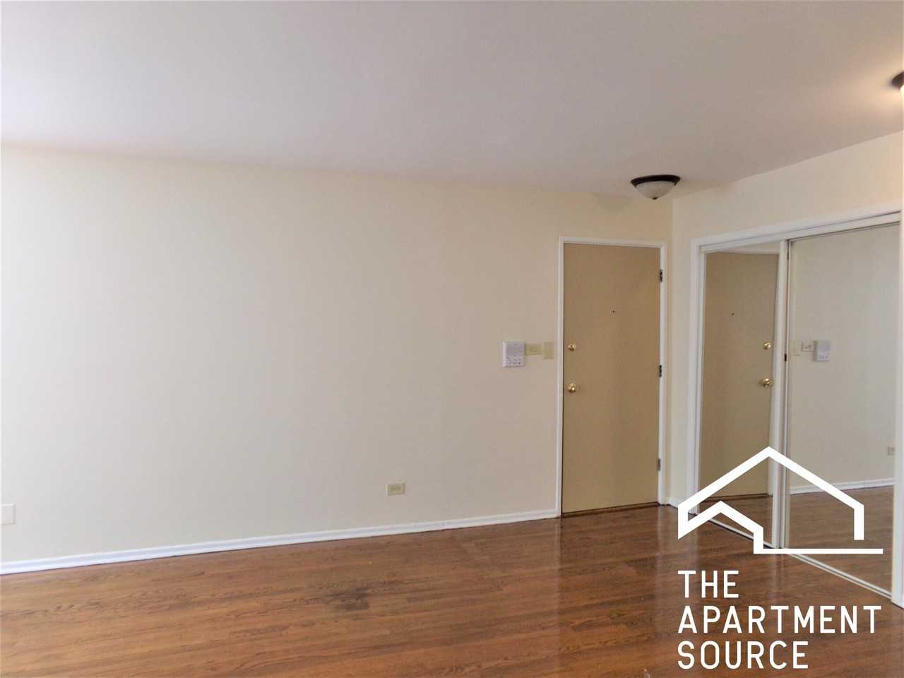 1644 W Sherwin Ave #2C - Photo 5 of 10