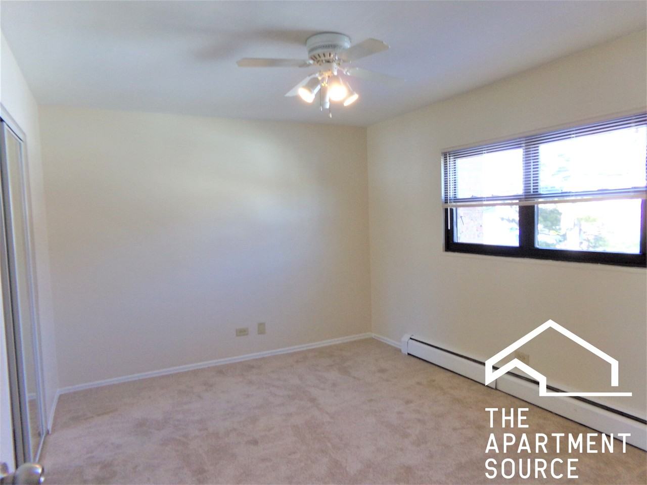 1644 W Sherwin Ave #2C - Photo 6 of 10