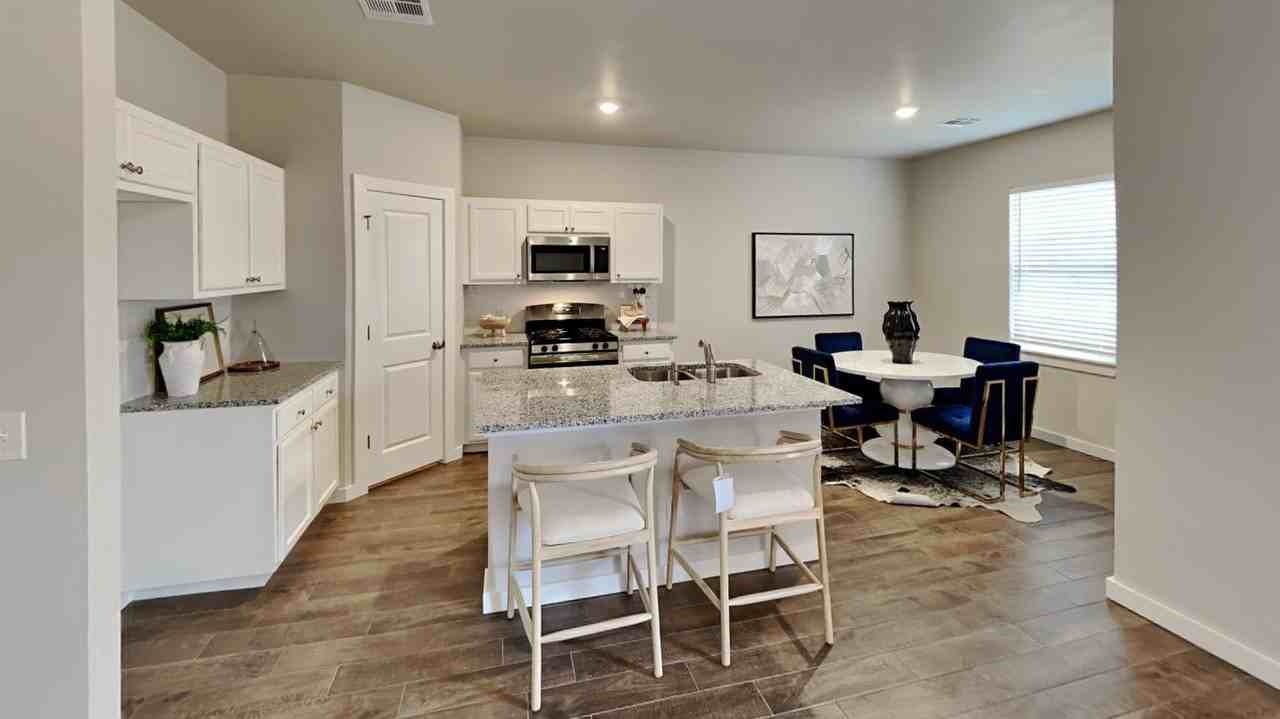 12405 Armstrong Dr - Photo 7 of 22
