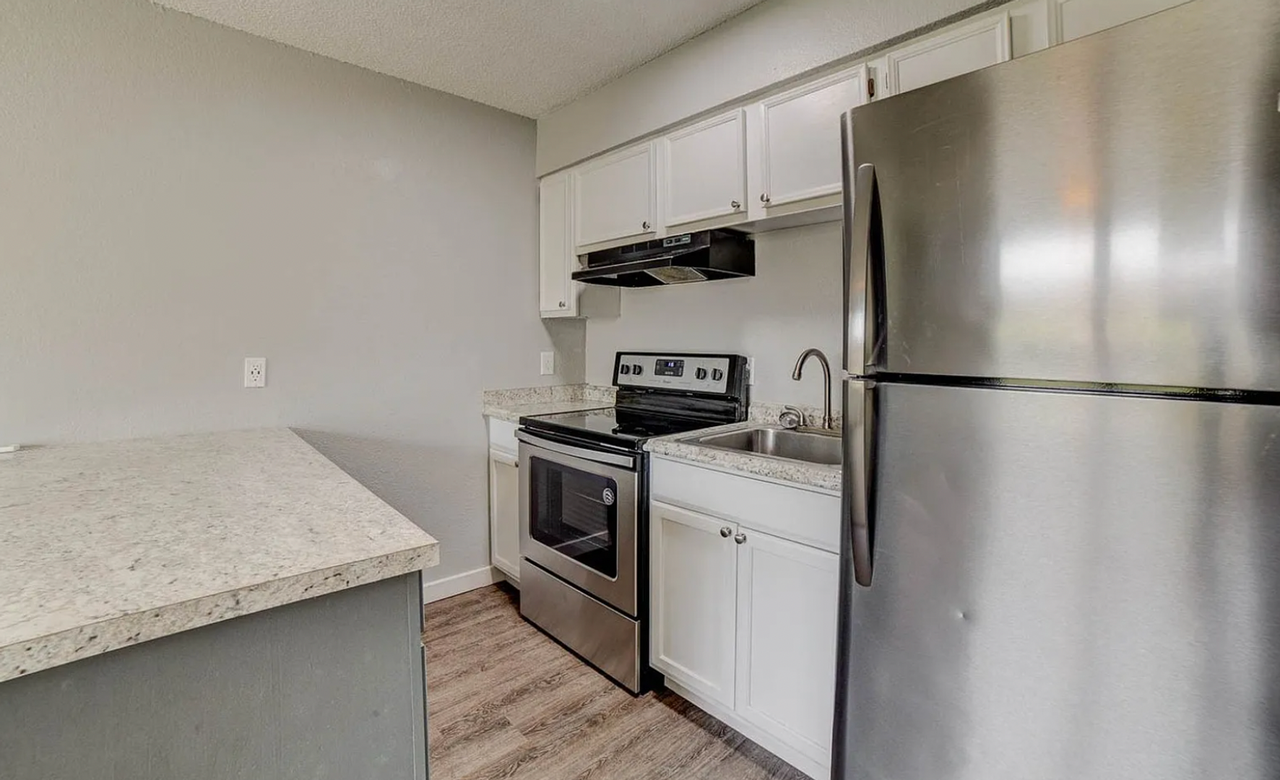 42 West Mike Avenue - Photo 4 of 10