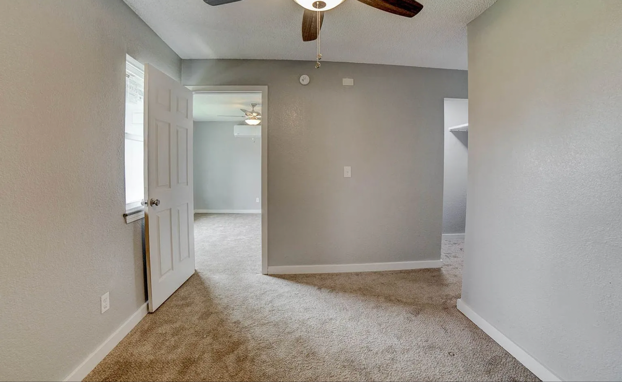 42 West Mike Avenue - Photo 6 of 10