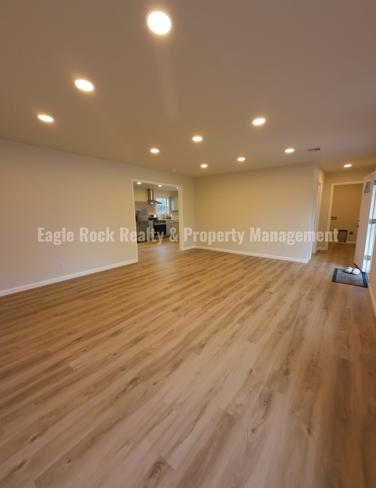 1369 E 67th St - Photo 3 of 50