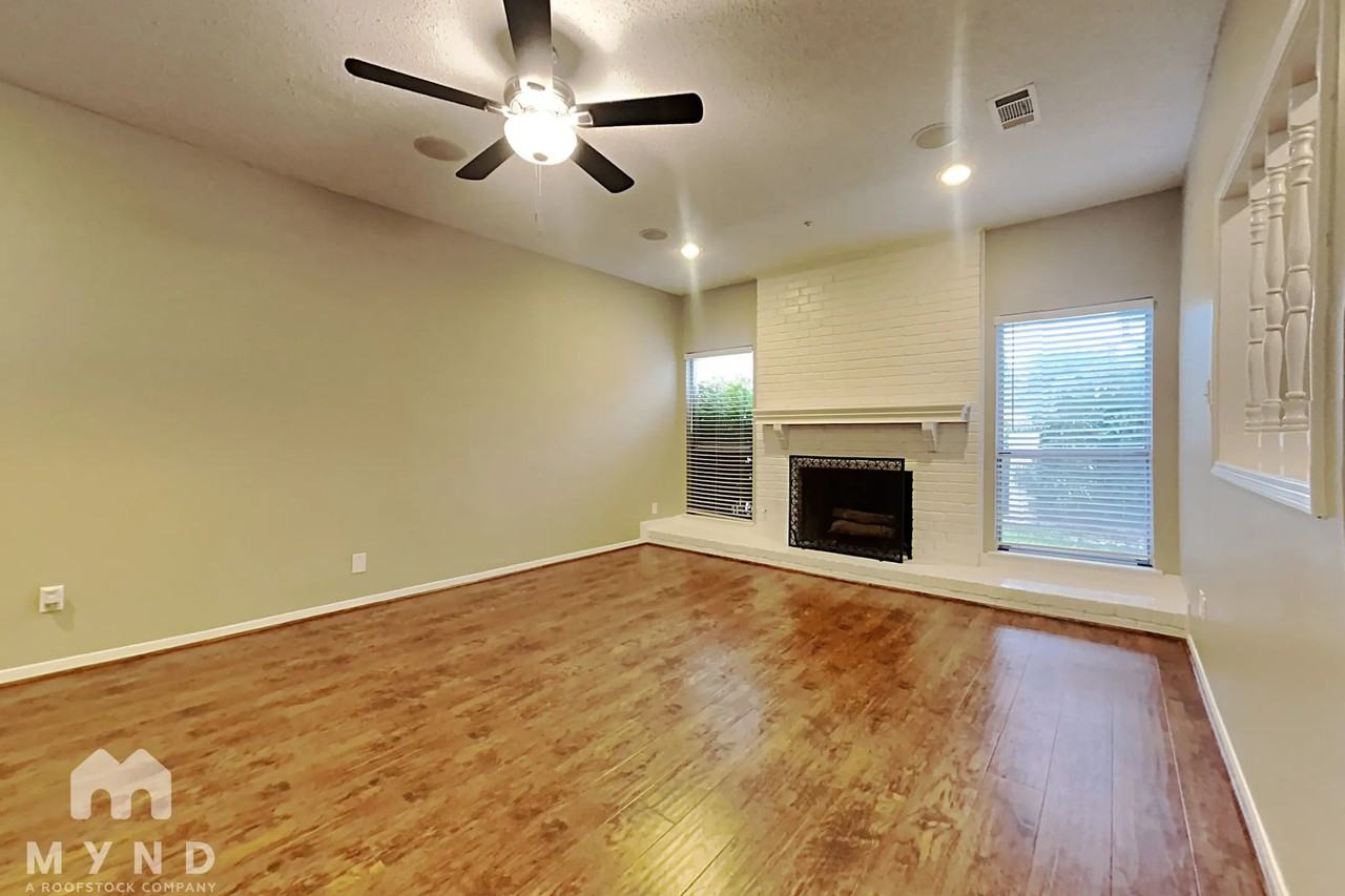 206 Buckingham Pl - Photo 2 of 28