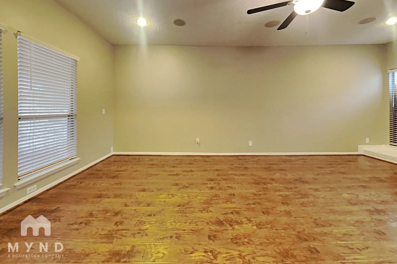 206 Buckingham Pl - Photo 3 of 28