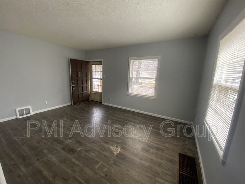 819 Sw Frazier Ave - Photo 3 of 17