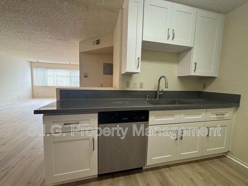 10241 Commerce Ave #3 - Photo 2 of 15
