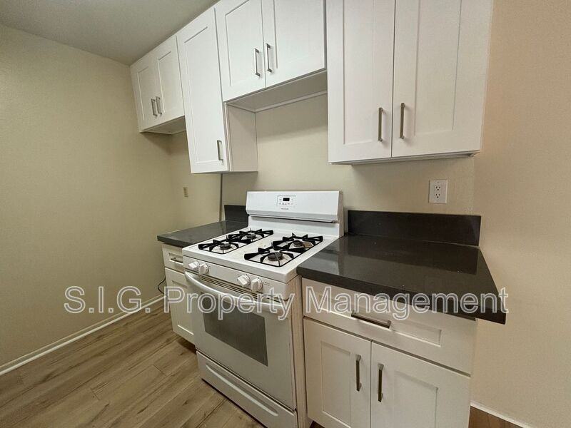 10241 Commerce Ave #3 - Photo 3 of 15