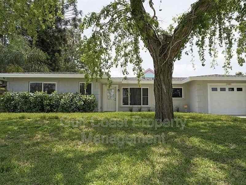 2440 Parson Ln - Photo 2 of 12