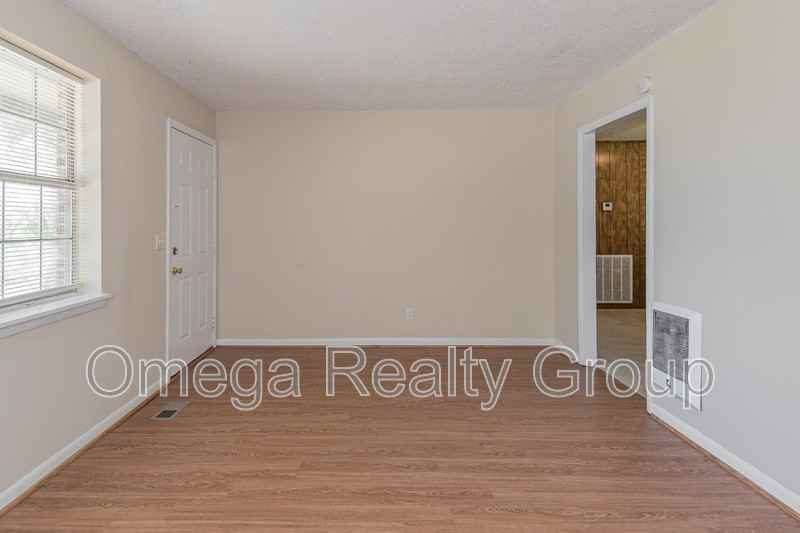 213 Ashley Dr - Photo 7 of 35