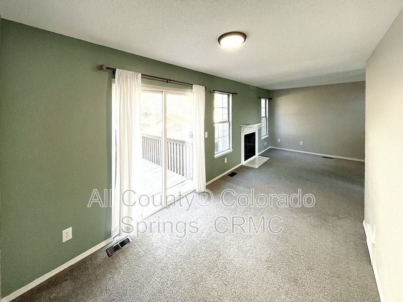 2058 Palm Dr - Photo 6 of 23