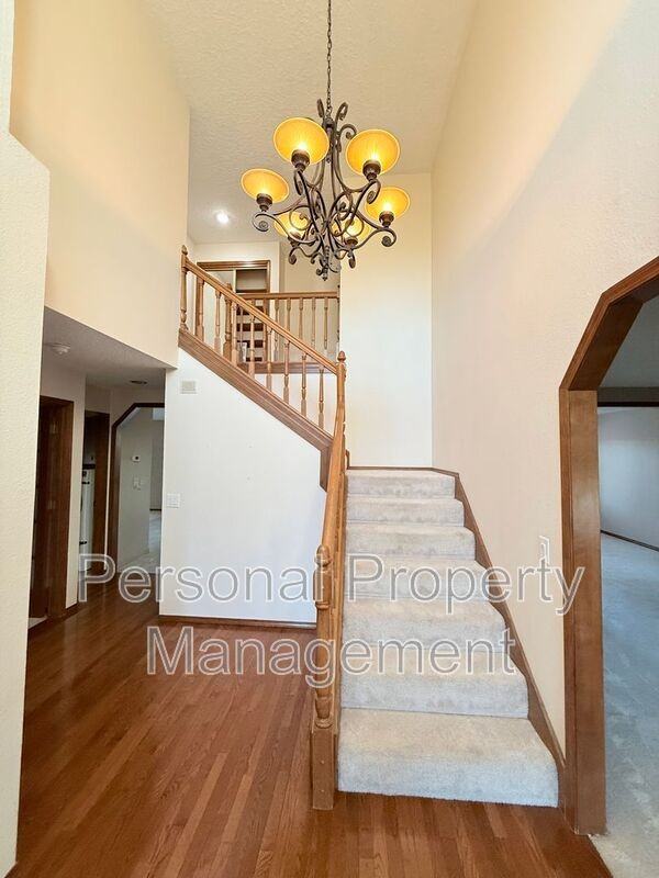 2420 Se 133rd Ct - Photo 3 of 36