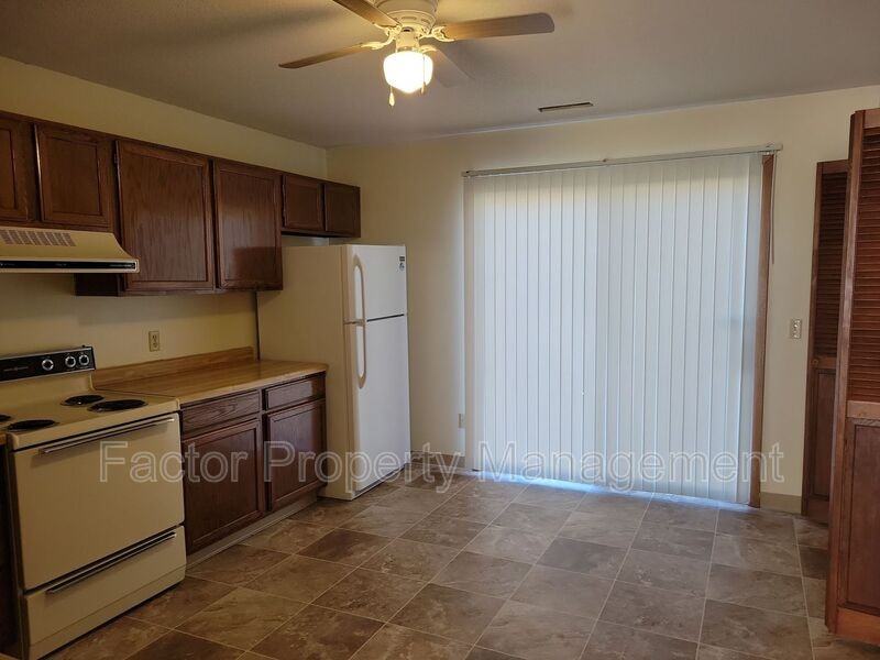 60 Meadowbrook Ct - Photo 5 of 21