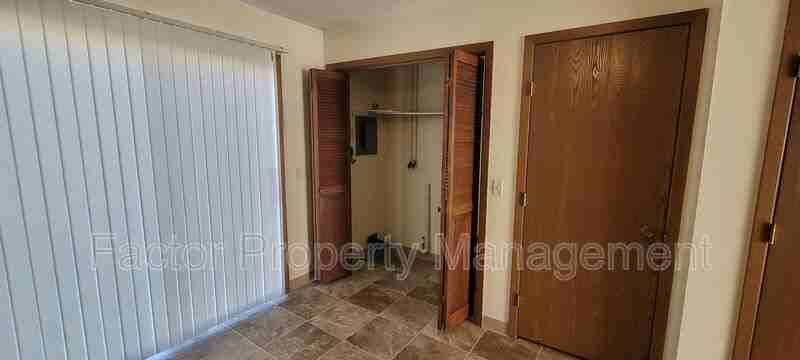 60 Meadowbrook Ct - Photo 6 of 21