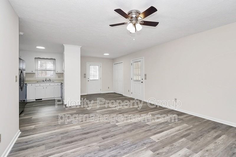 225 Pineland Avenue - Photo 4 of 34