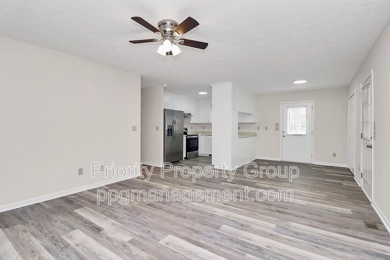 225 Pineland Avenue - Photo 6 of 34