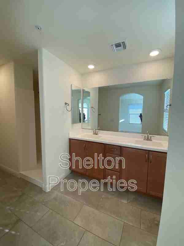 1723 N 208th Ave - Photo 5 of 50