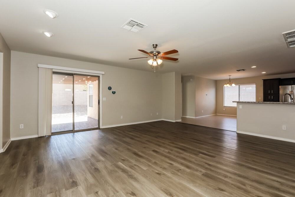 2021 W Hayden Peak Dr - Photo 4 of 16