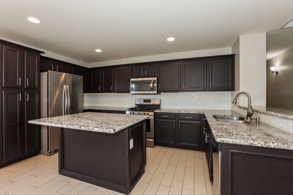 2021 W Hayden Peak Dr - Photo 6 of 16