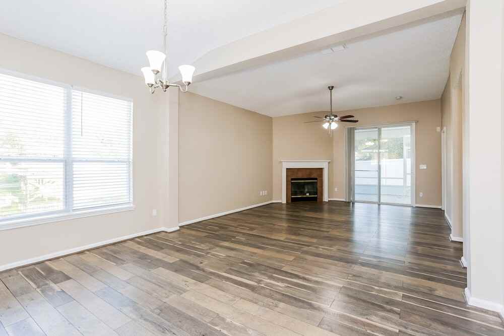 4298 Campus Hills Cir - Photo 3 of 16