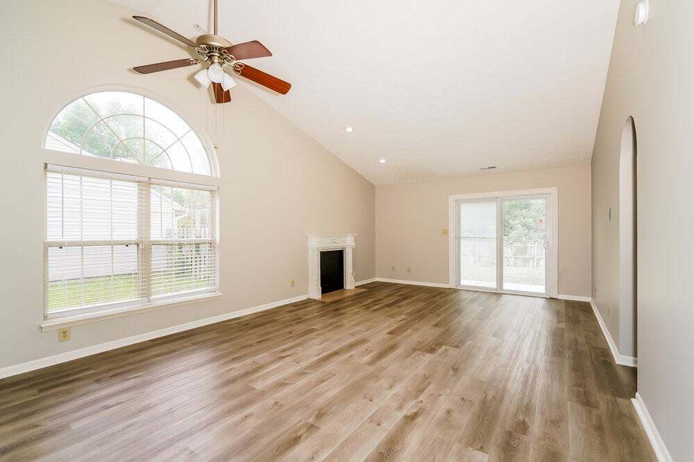 1215 Paul Dr - Photo 3 of 16