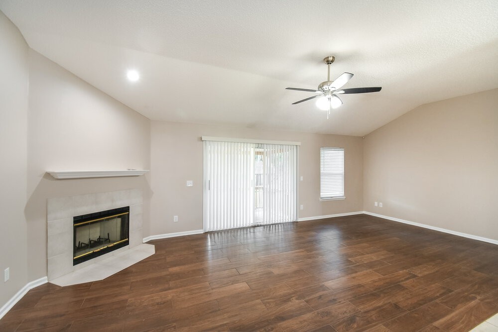 6119 Winding Bridge Dr - Photo 3 of 16