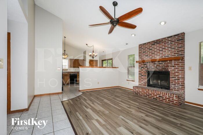 6824 Oak Lake Dr - Photo 3 of 16