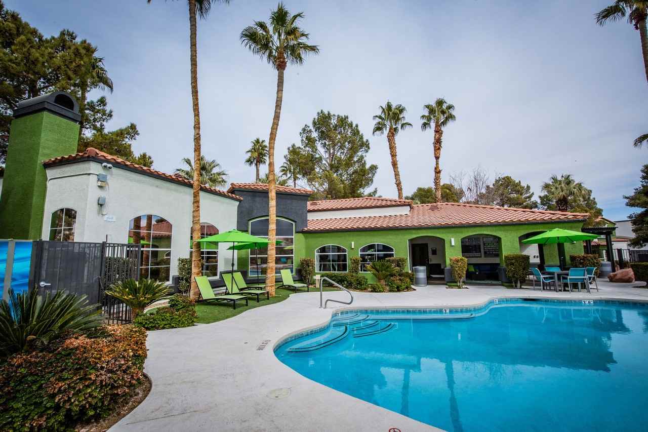 Parkway Townhomes - Photo 3 of 26