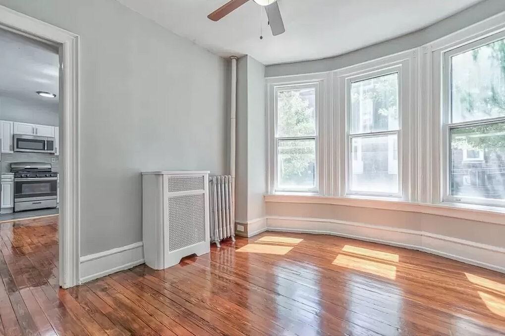 435 East Walnut Lane - Photo 3 of 7