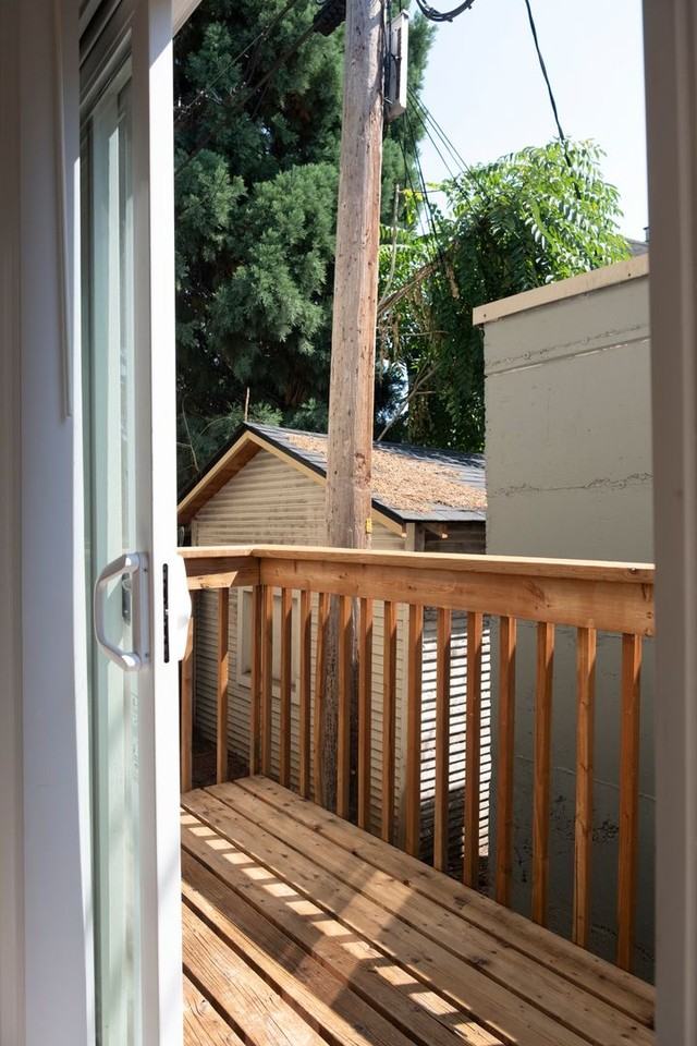 1912 NE Schuyler St - Photo 7 of 24