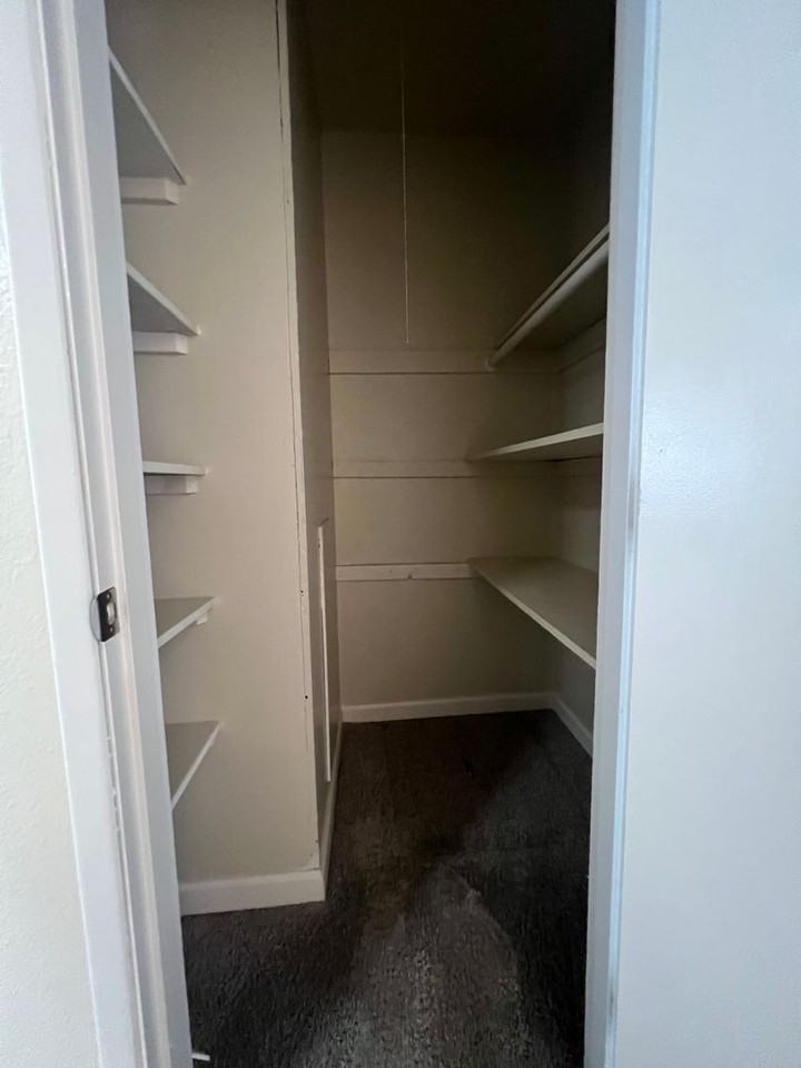 1912 NE Schuyler St - Photo 6 of 24