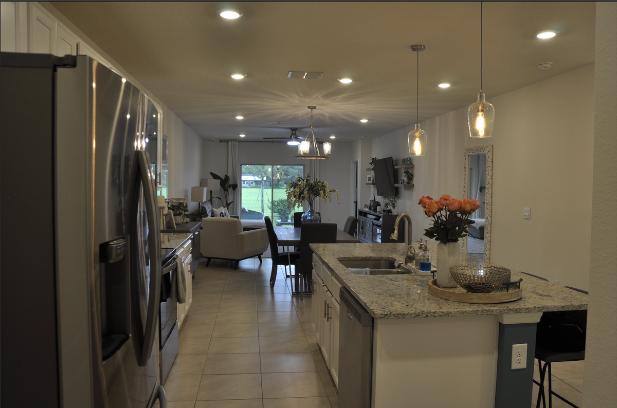 2726 Sunkissed Dr - Photo 3 of 9