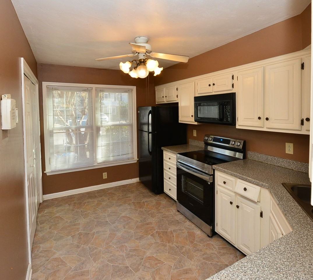 3238 Rosegate Ct - Photo 2 of 18