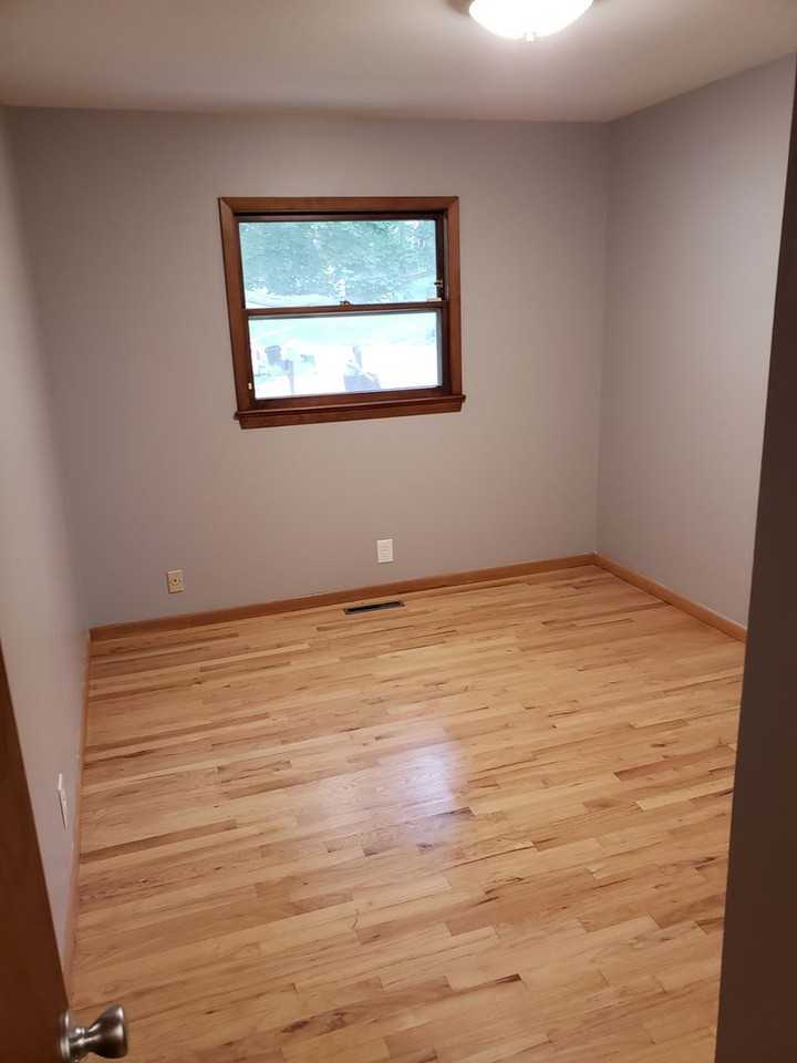 4623 N 94th St - Photo 7 of 15