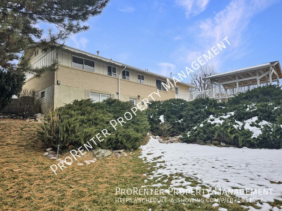 895 N Stoneybrook Rd - Photo 3 of 27