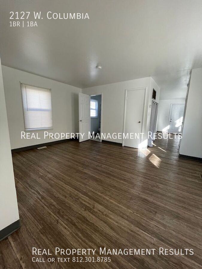 2127 W Columbia St - Photo 3 of 8