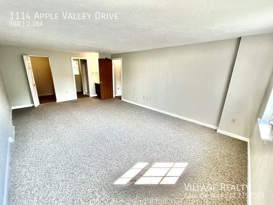 1114 Apple Valley Dr - Photo 2 of 50