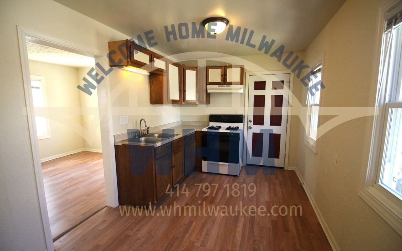 2557A N 53rd St #BACK - Photo 2 of 10