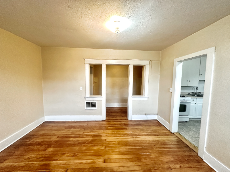 816 S 8th St #B1 - Photo 3 of 19