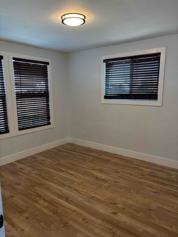 428 Curran Ave - Photo 2 of 12