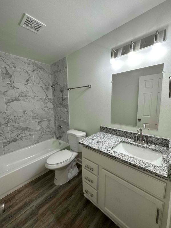 802 N Chester St #B - Photo 2 of 8