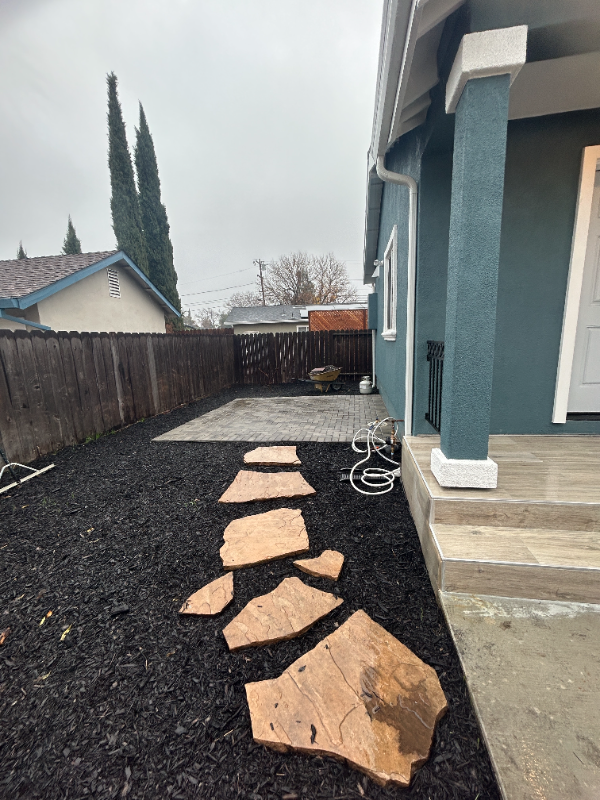 1222 Linden Dr - Photo 2 of 10