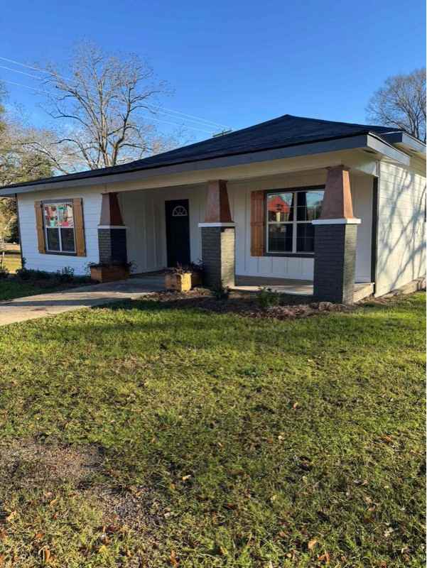 732 Argyle St - Photo 2 of 10