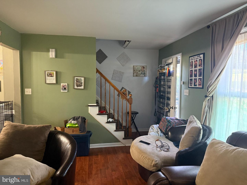 436 Hillside Ave - Photo 3 of 15