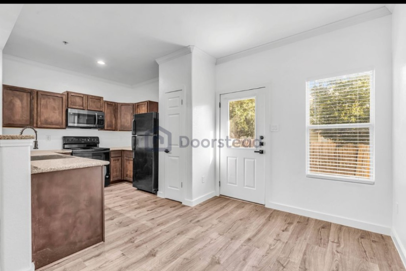 5110 Flipper Dr - Photo 4 of 17