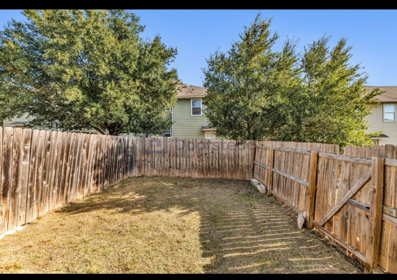 5110 Flipper Dr - Photo 6 of 17