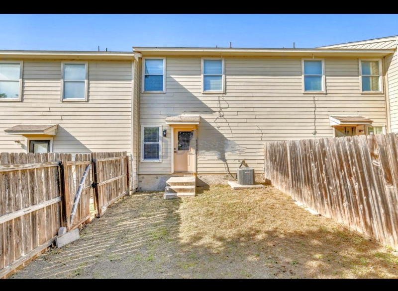 5110 Flipper Dr - Photo 7 of 17