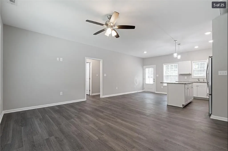 12 Holland Dr Sw - Photo 2 of 8