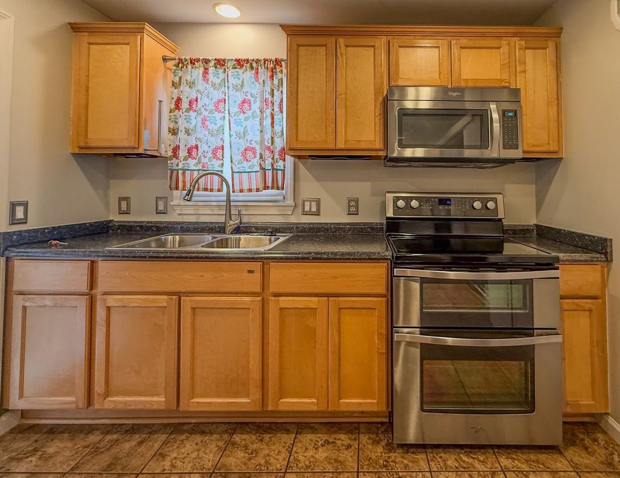 440 Highland Ave - Photo 3 of 26