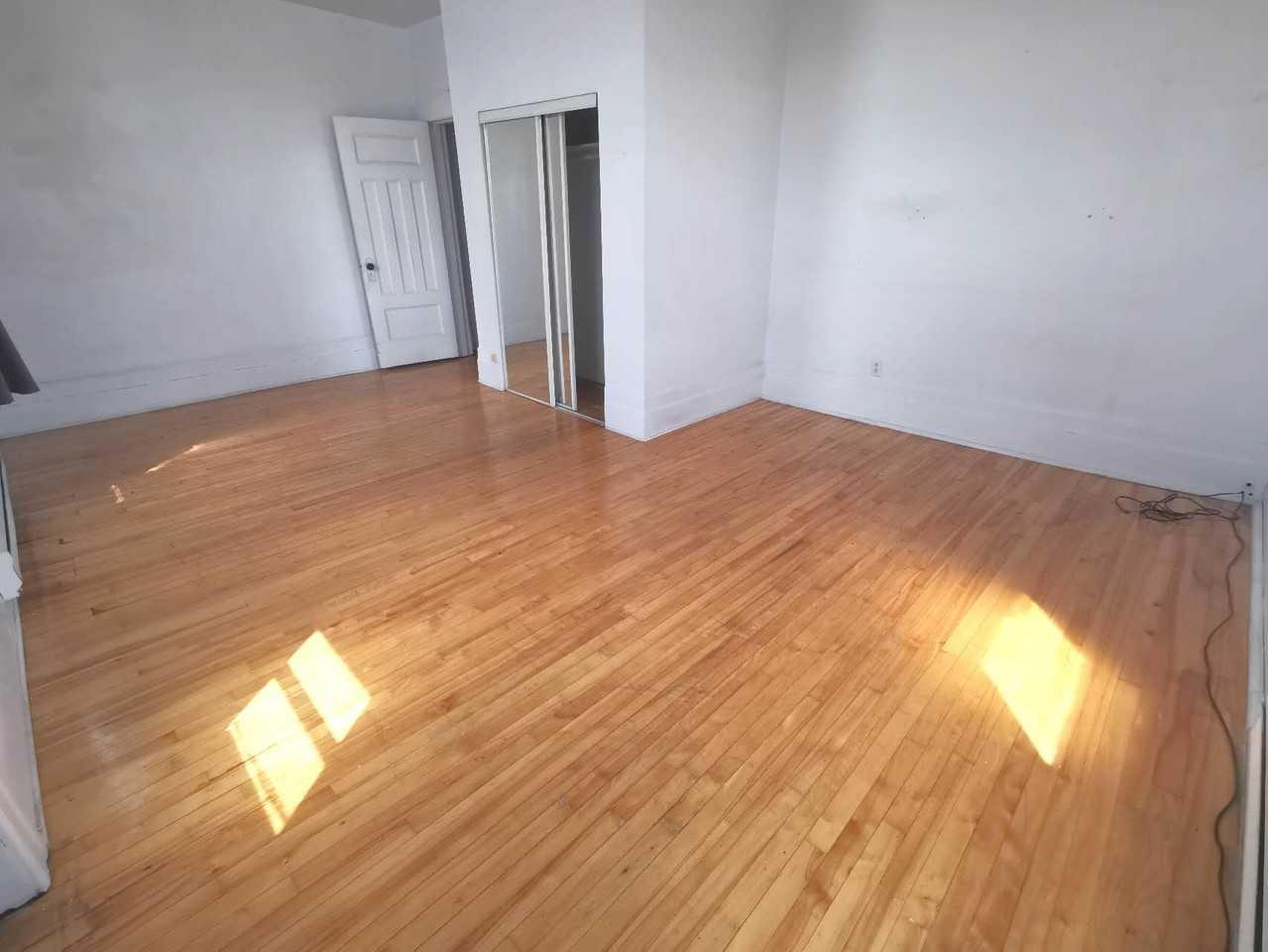 4235 Boulevard Décarie - Photo 3 of 16