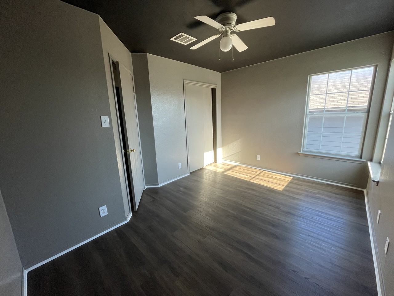 1422 Meadow Pkwy #NA - Photo 2 of 15